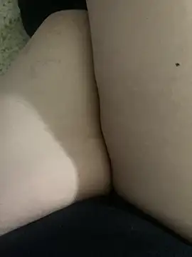 Snapshot of maria22A chatting on 10/19/25, 04:51 maria22A online show from 10/19/25, 04:51