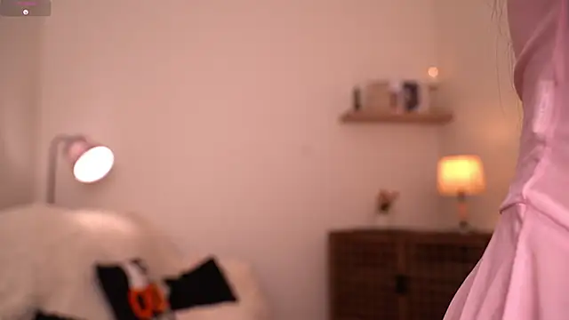 Snapshot of AudreyBarren chatting on 11/16/25, 04:18 AudreyBarren online show from 11/16/25, 04:18