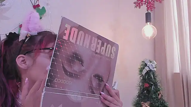 Snapshot of RedMeloddy chatting on 12/29/24, 07:32 RedMeloddy online show from 12/29/24, 07:32