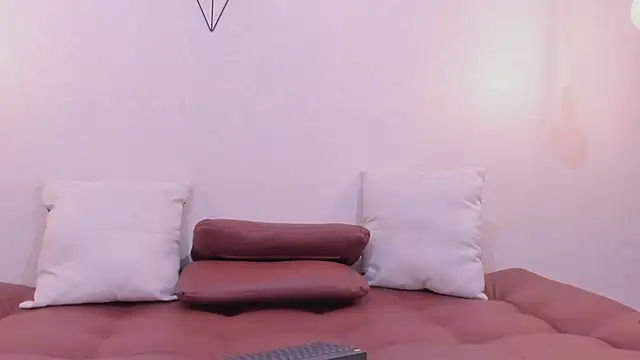 Snapshot of RedMeloddy chatting on 01/27/25, 10:27 RedMeloddy online show from 01/27/25, 10:27