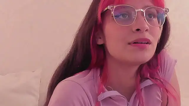 Snapshot of RedMeloddy chatting on 01/28/25, 10:12 RedMeloddy online show from 01/28/25, 10:12