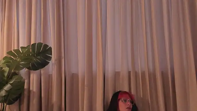 Snapshot of RedMeloddy chatting on 02/03/25, 10:21 RedMeloddy online show from 02/03/25, 10:21