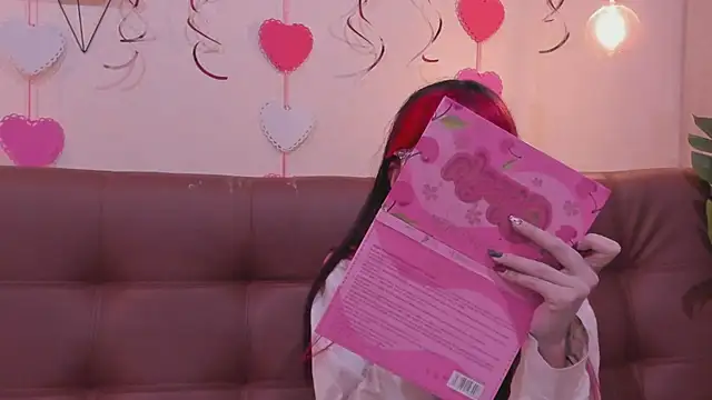 Snapshot of RedMeloddy chatting on 02/15/25, 11:03 RedMeloddy online show from 02/15/25, 11:03