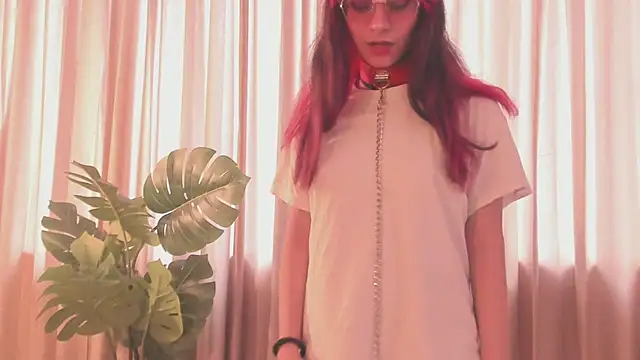 Snapshot of RedMeloddy chatting on 02/25/25, 10:29 RedMeloddy online show from 02/25/25, 10:29