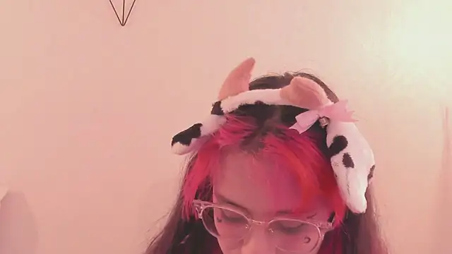 Snapshot of RedMeloddy chatting on 03/09/25, 10:19 RedMeloddy online show from 03/09/25, 10:19