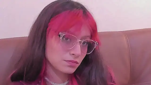 Snapshot of RedMeloddy chatting on 03/13/25, 10:21 RedMeloddy online show from 03/13/25, 10:21