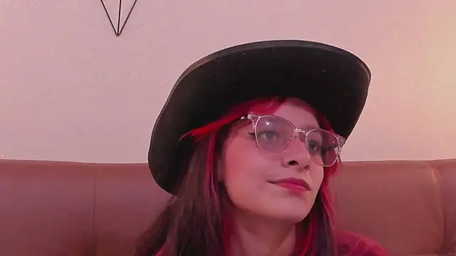 Snapshot of RedMeloddy chatting on 03/21/25, 10:28 RedMeloddy online show from 03/21/25, 10:28