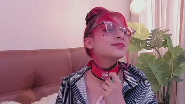 Snapshot of RedMeloddy chatting on 03/22/25, 07:20 RedMeloddy online show from 03/22/25, 07:20