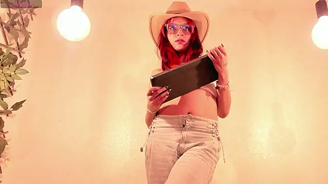 Snapshot of RedMeloddy chatting on 09/19/25, 10:54 RedMeloddy online show from 09/19/25, 10:54