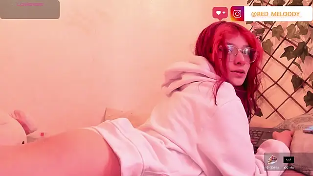 Snapshot of RedMeloddy chatting on 10/27/25, 09:30 RedMeloddy online show from 10/27/25, 09:30