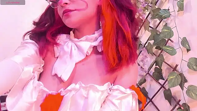 Snapshot of RedMeloddy chatting on 10/31/25, 09:38 RedMeloddy online show from 10/31/25, 09:38