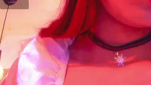 Snapshot of RedMeloddy chatting on 11/27/25, 08:44 RedMeloddy online show from 11/27/25, 08:44