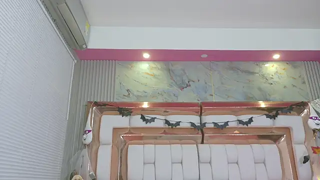 littleebonymommy online show from 10/21/25, 02:45