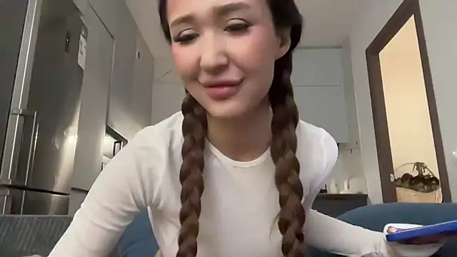 paola inga online show from 12/24/24, 09:06