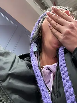 bigbabykiki online show from 12/17/24, 06:13