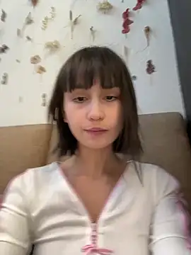 bigbabykiki online show from 02/19/25, 06:44