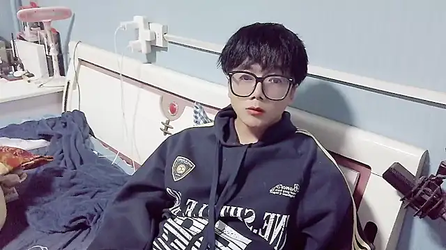 handsome1069 online show from 10/19/25, 01:56