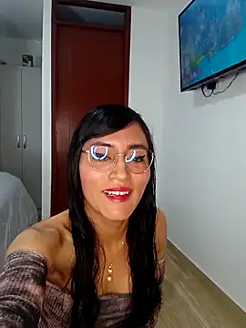 Snapshot of SophieBaker__ chatting on 03/12/25, 01:03 SophieBaker online show from 03/12/25, 01:03