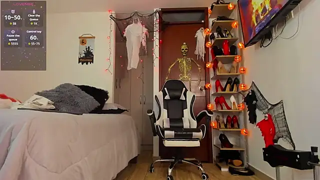 Snapshot of SophieBaker__ chatting on 10/03/25, 03:14 SophieBaker online show from 10/03/25, 03:14