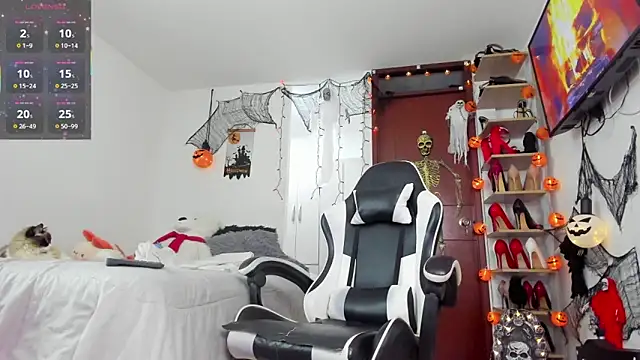 Snapshot of SophieBaker__ chatting on 10/05/25, 11:57 SophieBaker online show from 10/05/25, 11:57