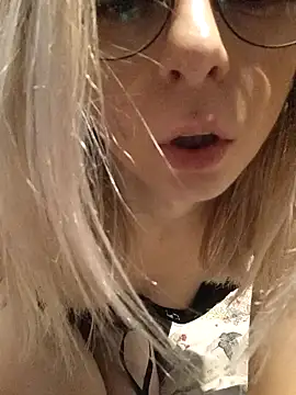 Butterfly Lily online show from 01/05/25, 07:17