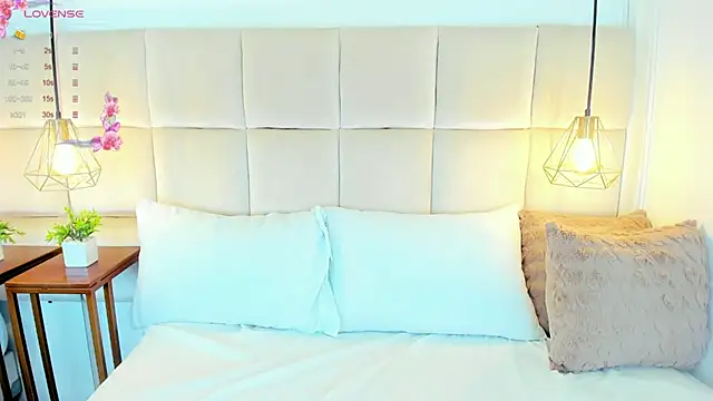 LinaGlam online show from 12/27/24, 10:37