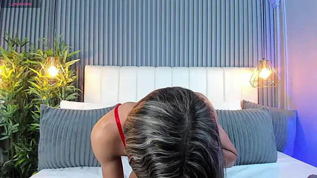 LinaGlam online show from 11/12/25, 05:13