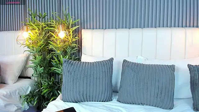 LinaGlam online show from 11/14/25, 05:11