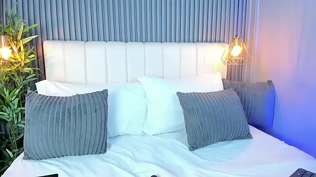 LinaGlam online show from 11/18/25, 05:06