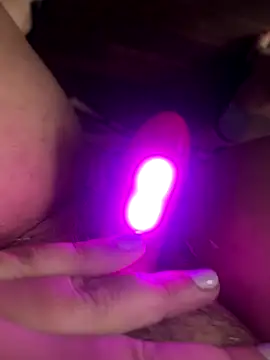 Snapshot of Popinasq chatting on 10/27/25, 04:11 Popinasq online show from 10/27/25, 04:11