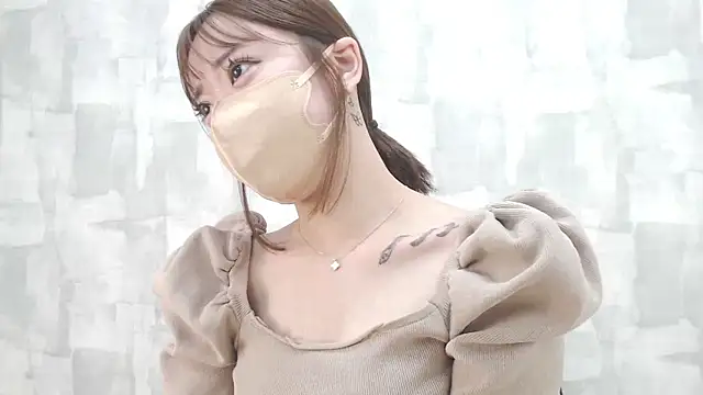 Snapshot of LOVE_MOMO_LOVE chatting on 01/13/25, 02:32 LOVE MOMO LOVE online show from 01/13/25, 02:32