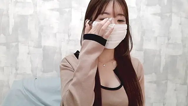 Snapshot of LOVE_MOMO_LOVE chatting on 10/17/25, 11:46 LOVE MOMO LOVE online show from 10/17/25, 11:46