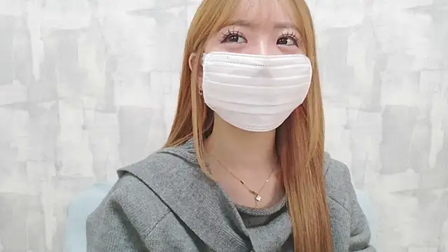 LOVE MOMO LOVE online show from 03/21/26, 11:15