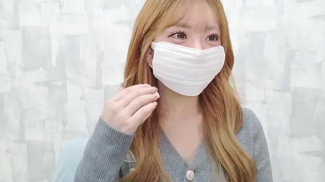 LOVE MOMO LOVE online show from 03/25/26, 11:49