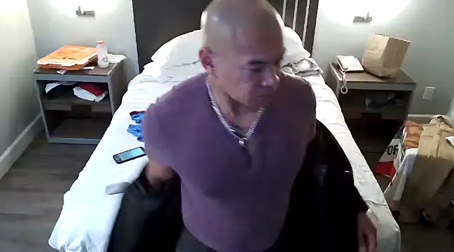 EatMyCake831 online show from 01/11/25, 06:45