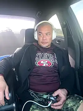 EatMyCake831 online show from 12/15/25, 06:12