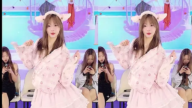 YIYI XIXI 18 online show from 02/21/25, 10:50