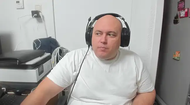 BigromeoXX online show from 12/23/24, 06:05