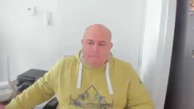 Snapshot of BigromeoXX chatting on 10/25/25, 12:45 BigromeoXX online show from 10/25/25, 12:45