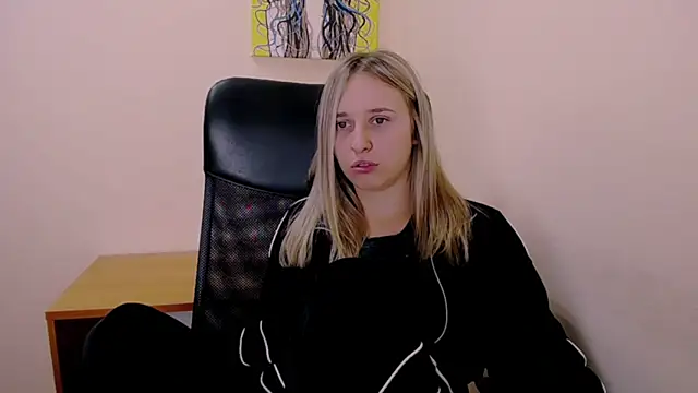 Snapshot of _Nicole_new chatting on 09/27/25, 07:57  Nicole new online show from 09/27/25, 07:57