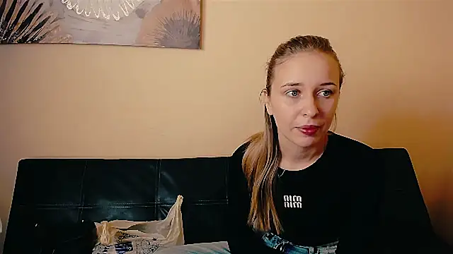  Nicole new online show from 03/25/26, 10:21