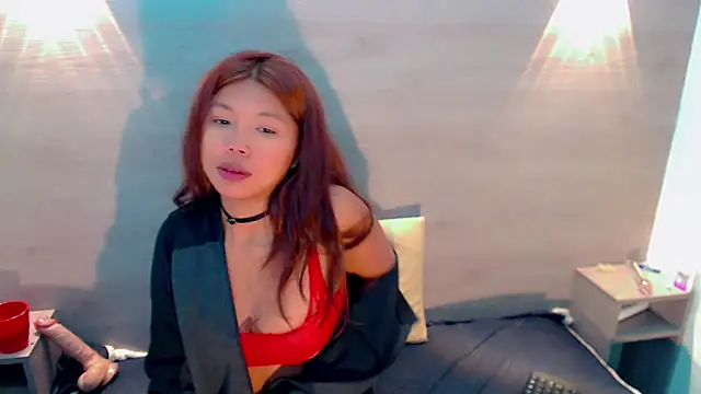 Snapshot of Isalombardi chatting on 02/17/25, 12:54 Isalombardi online show from 02/17/25, 12:54