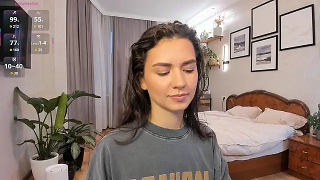 NicoleLuv online show from 11/14/25, 01:43