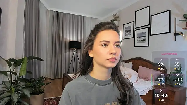 NicoleLuv online show from 12/04/25, 02:48