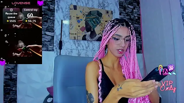 Queen Cuarxxo online show from 04/21/26, 11:40