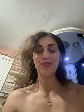 EmaSkyes online show from 10/06/25, 08:06