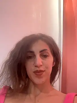 EmaSkyes online show from 10/10/25, 05:39