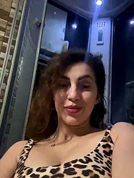 EmaSkyes online show from 11/01/25, 08:44