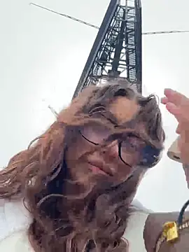 Leila Brooklyn online show from 04/20/26, 07:44