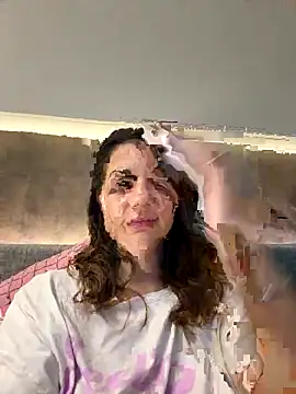 Snapshot of BelleSkye chatting on 10/27/25, 05:33 BelleSkye online show from 10/27/25, 05:33